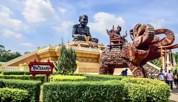 Wat Huay Mongkol, a measure Luang Pu Thuat is the largest in the world